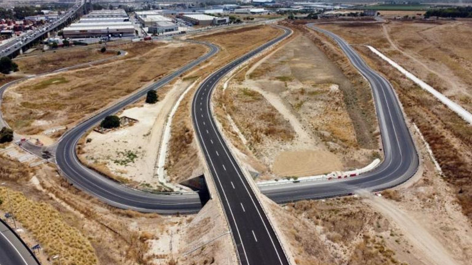 El desvío de la SE-30 para evitar el Centenario se abrió este verano.