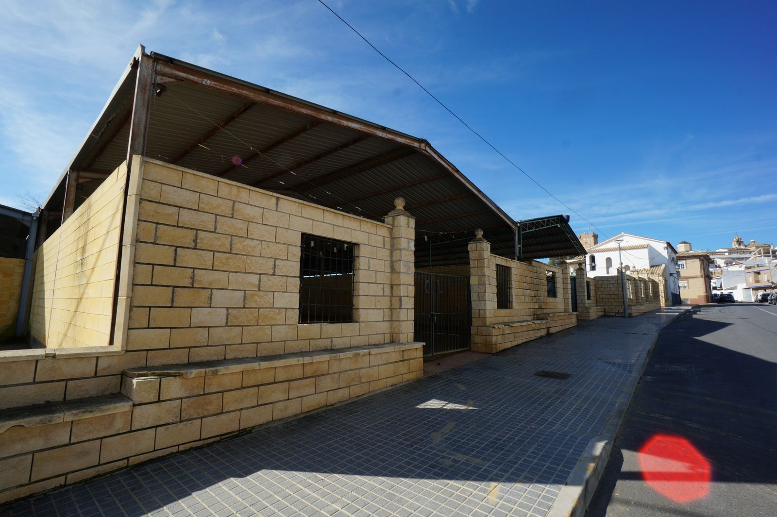 Exterior de la caseta municipal de Montemayor.