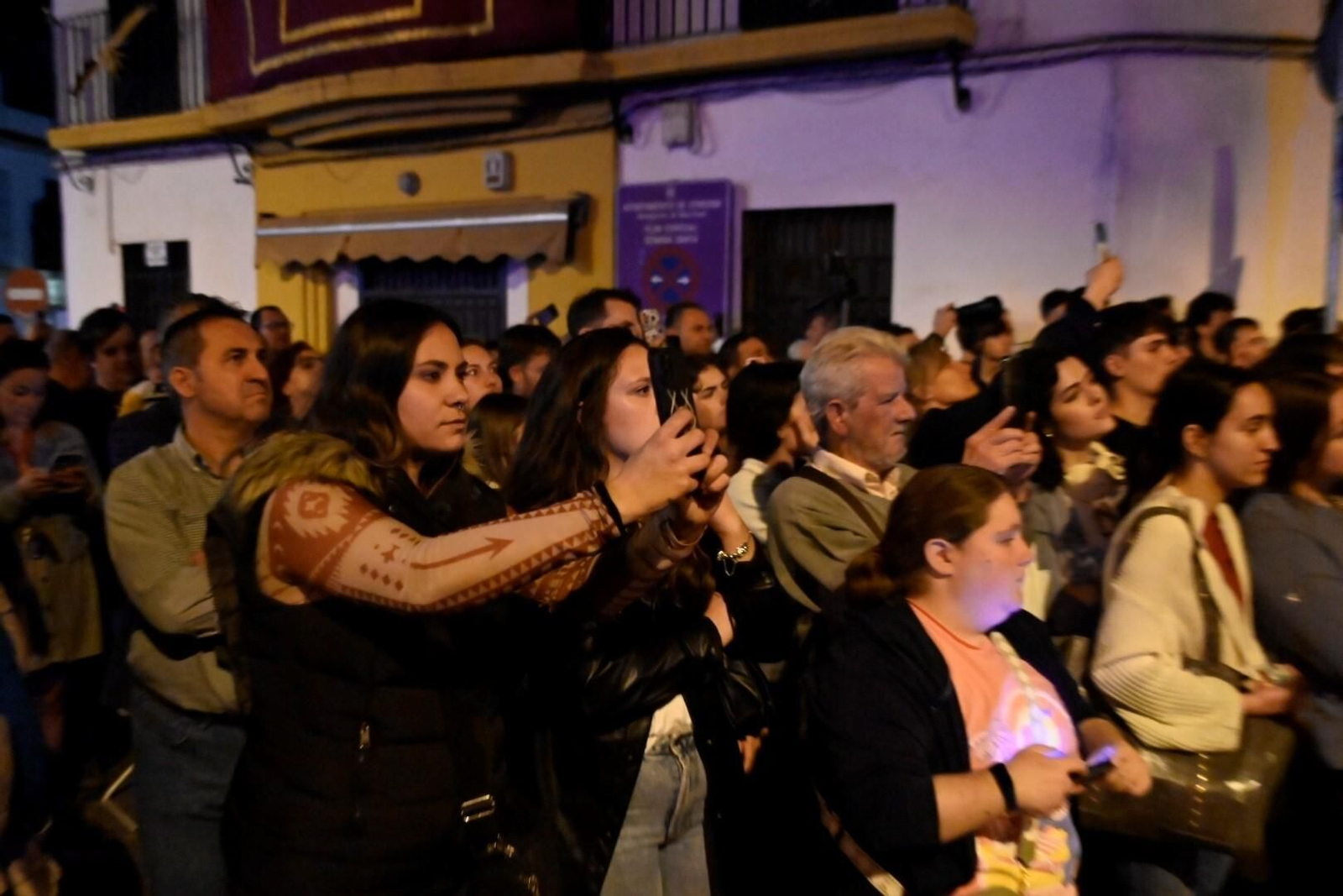El Señor de la Salud da luz al Jueves de Pasión en Córdoba, en imágenes