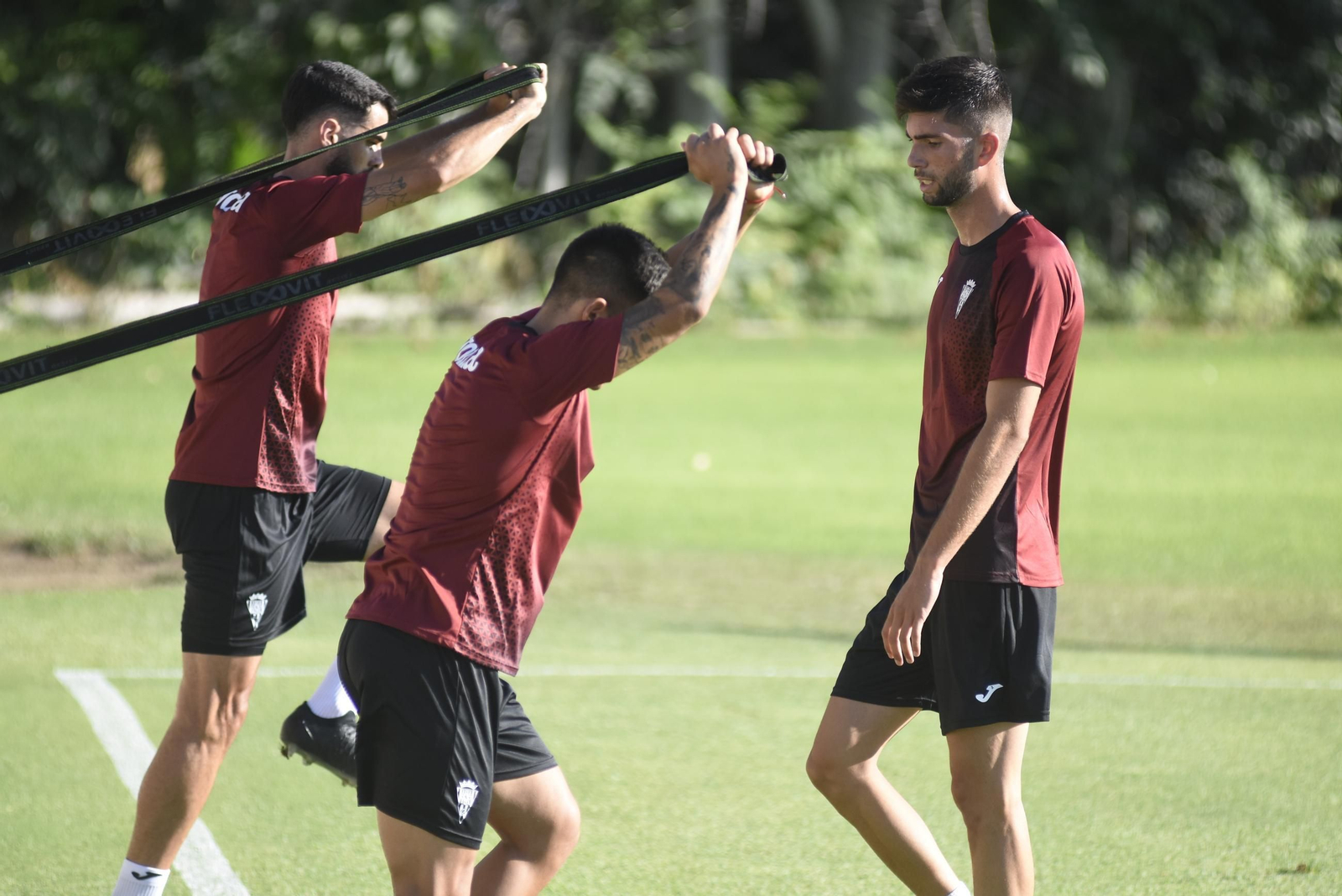 Xavi Sintes, Kuki Zalazar y Théo Zidane, en el primer entrenamiento del Córdoba CF. Xavi Sintes, Kuki Zalazar y Théo Zidane, en el primer entrenamiento del Córdoba CF.