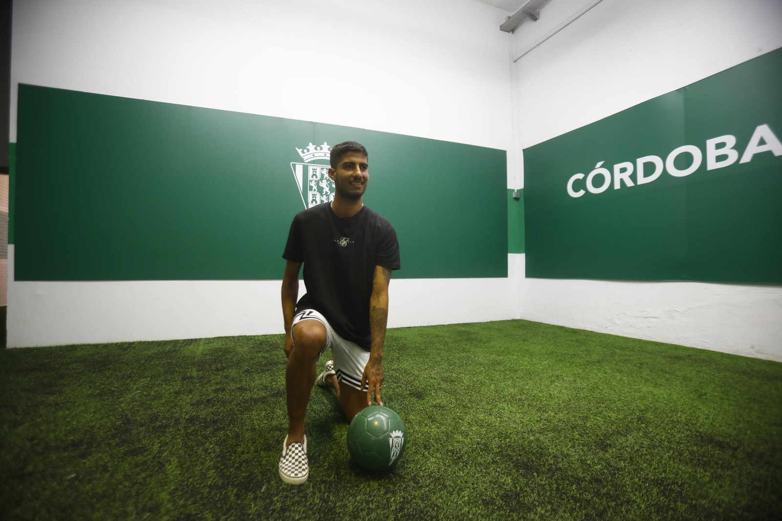 Las imágenes de la presentación de Calderón con el Córdoba CF