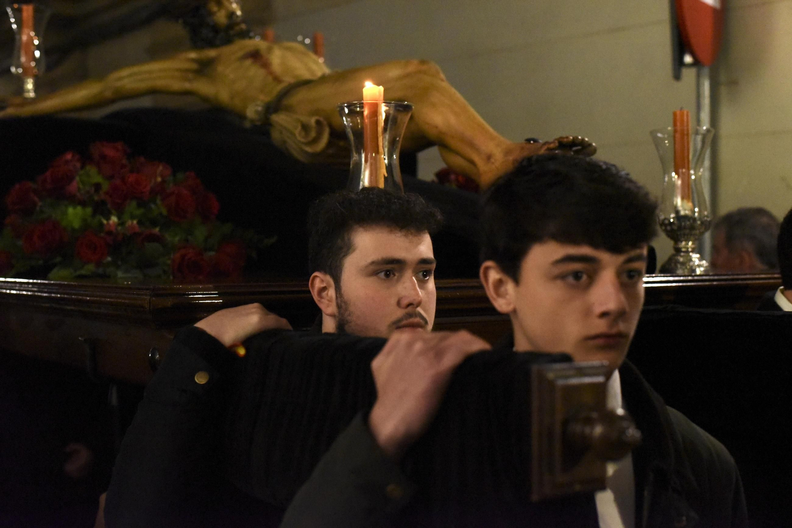 Las mejores imágenes del vía crucis del Cristo de la Clemencia en Córdoba