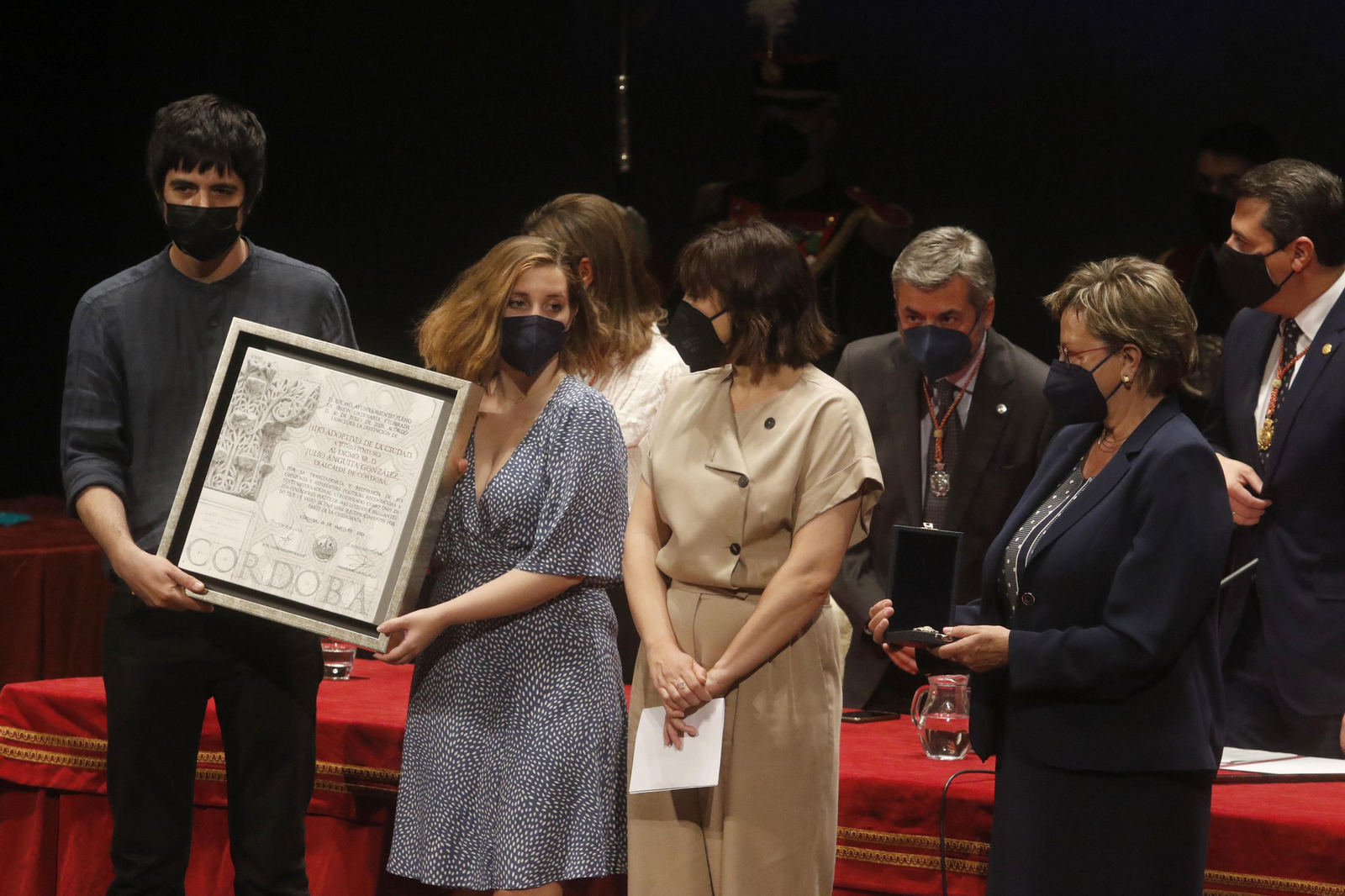 El acto de entrega del título de Hijo Adoptivo de Córdoba a Julio Anguita, en fotografías