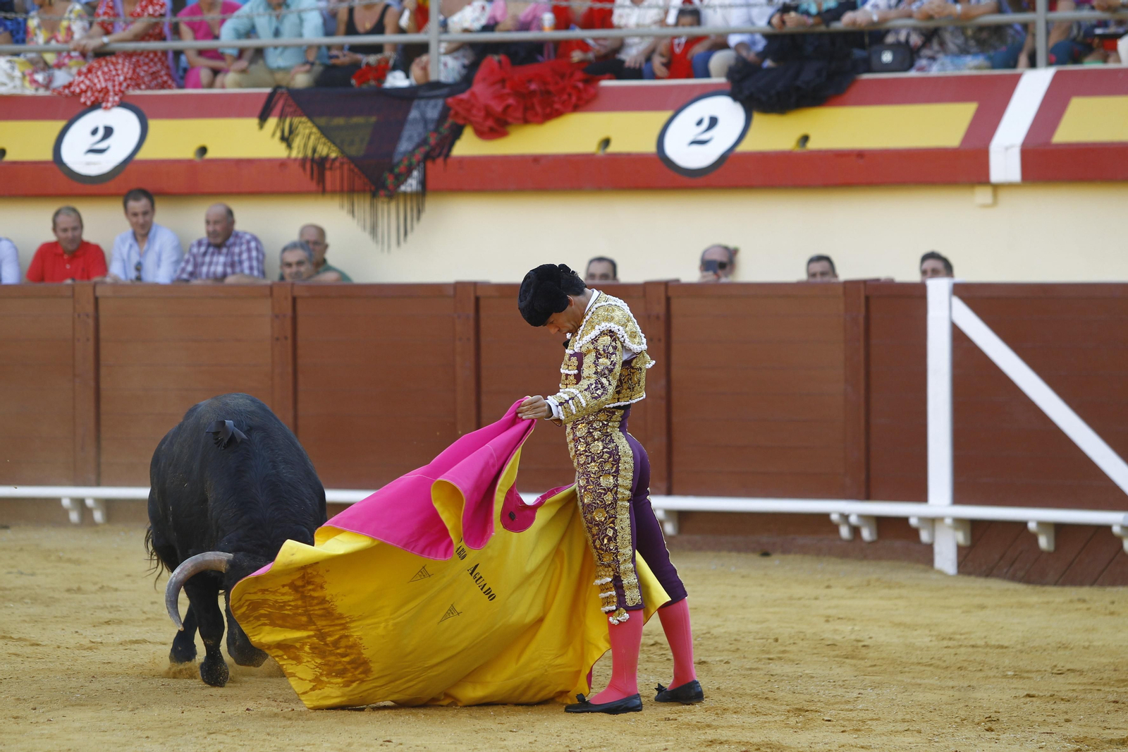 Imágenes de la corrida de toros de la Feria de Vera, con Morante de la Puebla, Emilio de Justo y Pablo Aguado
