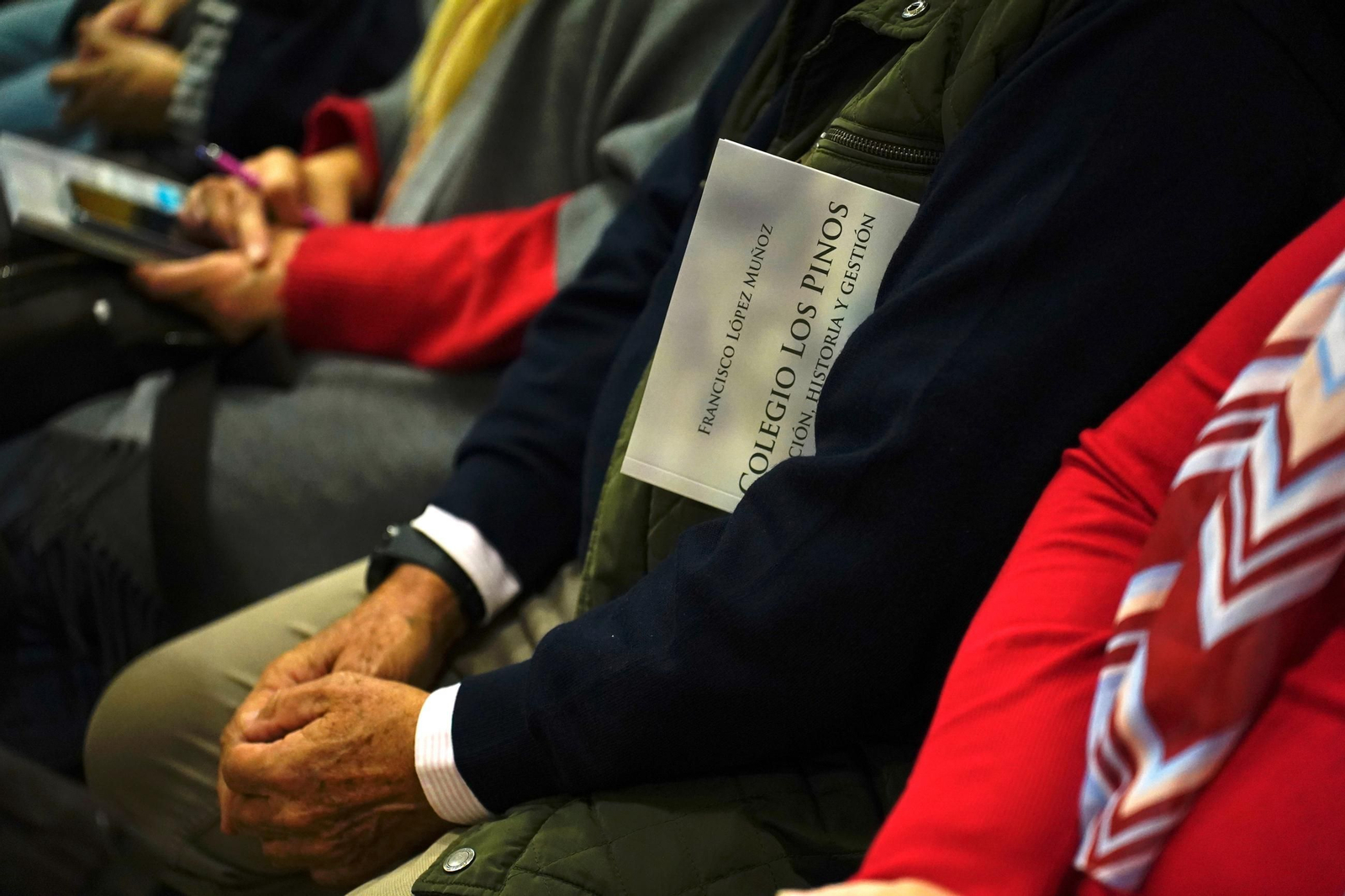 Fotos de la presentacion del libro "Colegio Los Pinos" de Francisco Lòpez Muñoz