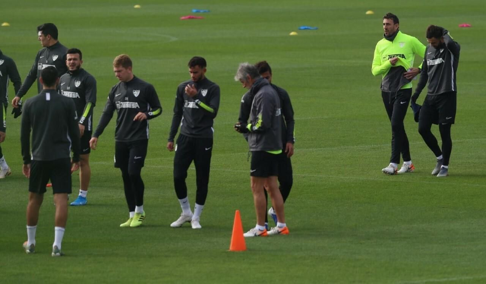 El Málaga se entrena sin Víctor