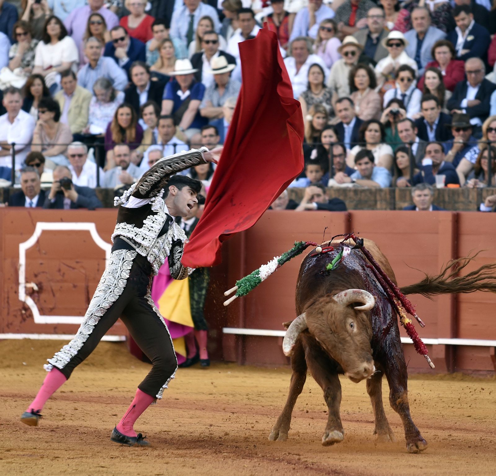 Las imágenes de la 13ª corrida de abono de La Maestranza