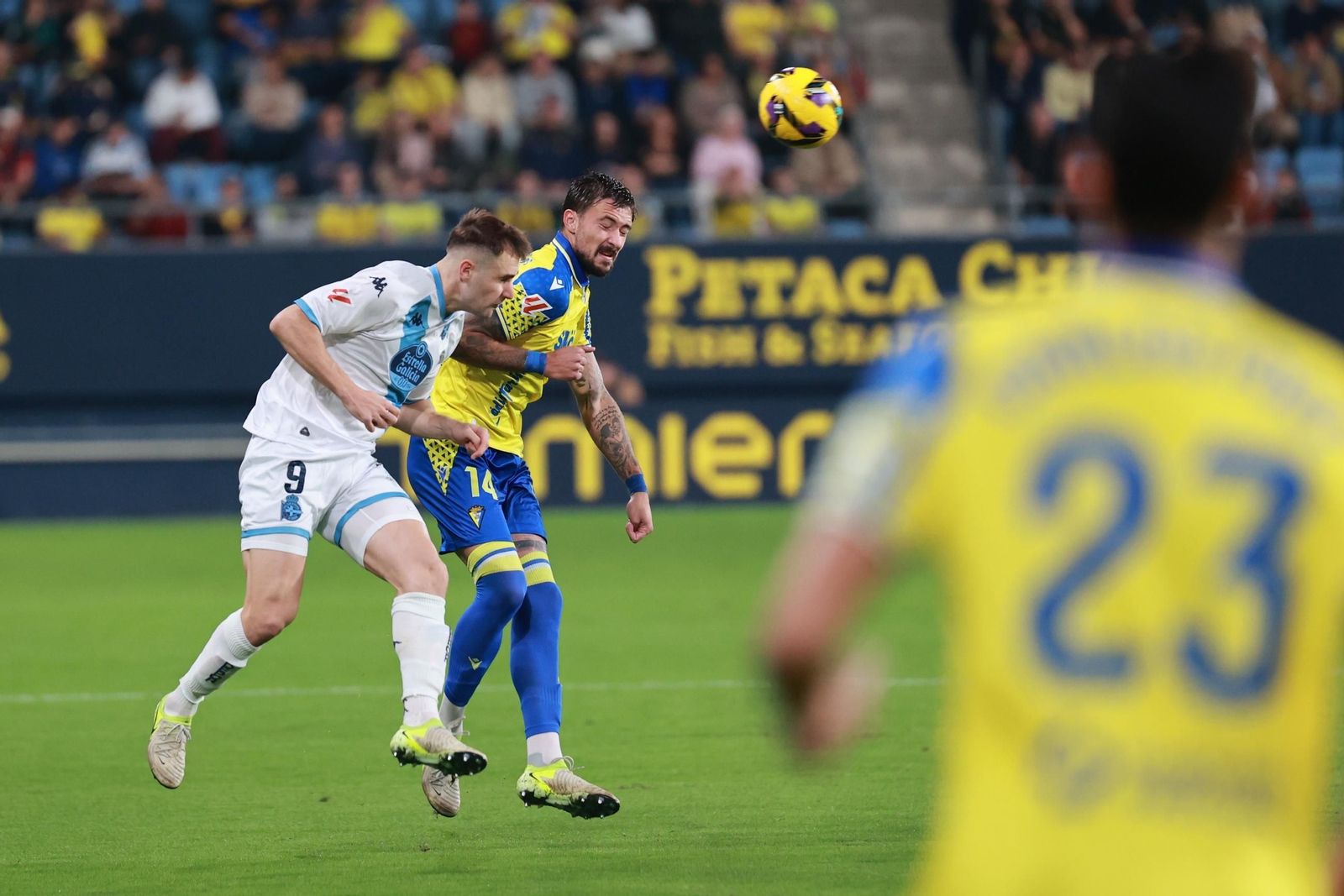 Búscate entre las imágenes del partido de fútbol entre Cádiz CF y Deportivo