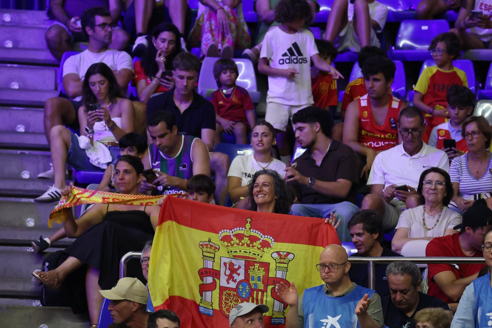 Búscate en el Carpena en el España-Portugal, con algunos VIP