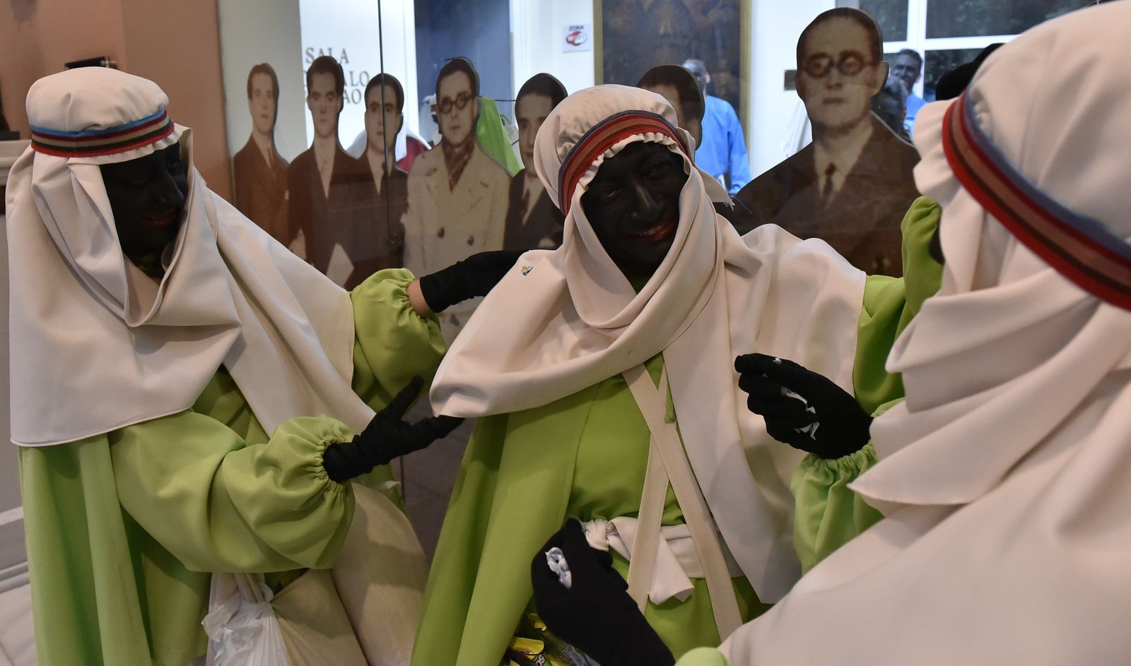 El Heraldo Real recorre las calles del centro