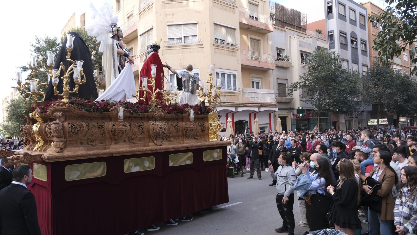 Fotogalería de la procesión de Coronación. Semana Santa Almería 2022.