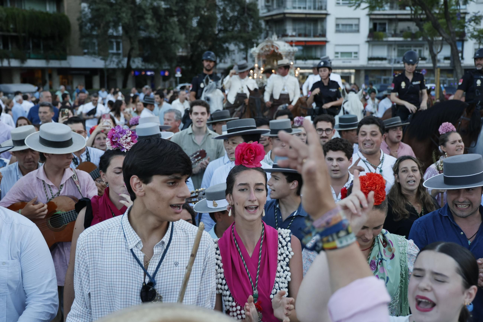 Las fotos del regreso de la Hermandad del Rocío de Sevilla