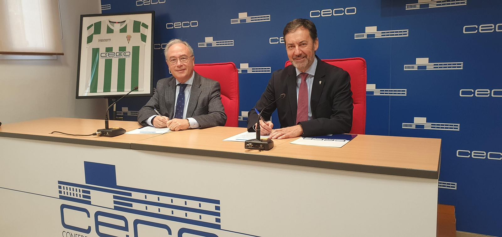 El presidente de la la Confederación de Empresarios de Córdoba (CECO), Antonio Díaz, y el CEO del Córdoba CF, Antonio Fernández Monterrubio El presidente de la la Confederación de Empresarios de Córdoba (CECO), Antonio Díaz, y el CEO del Córdoba CF, Antonio Fernández Monterrubio