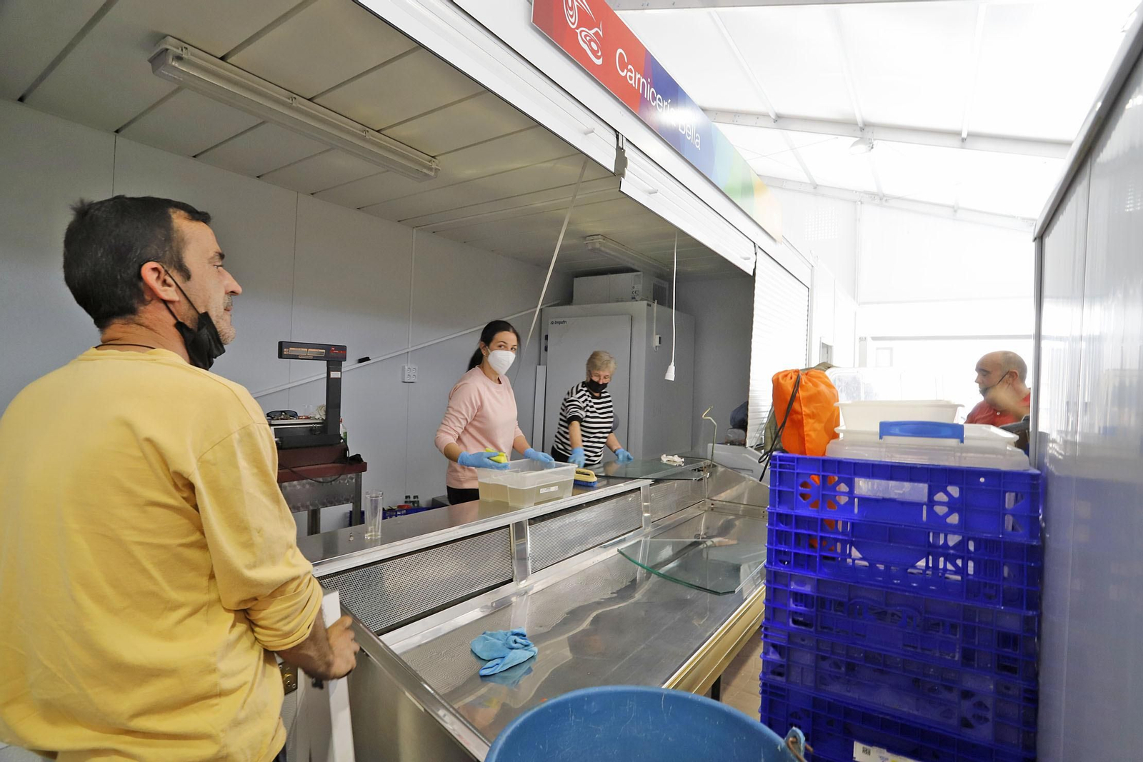 Traslado de los detallistas al provisional mercado de San Sebastián Traslado de los detallistas al provisional mercado de San Sebastián