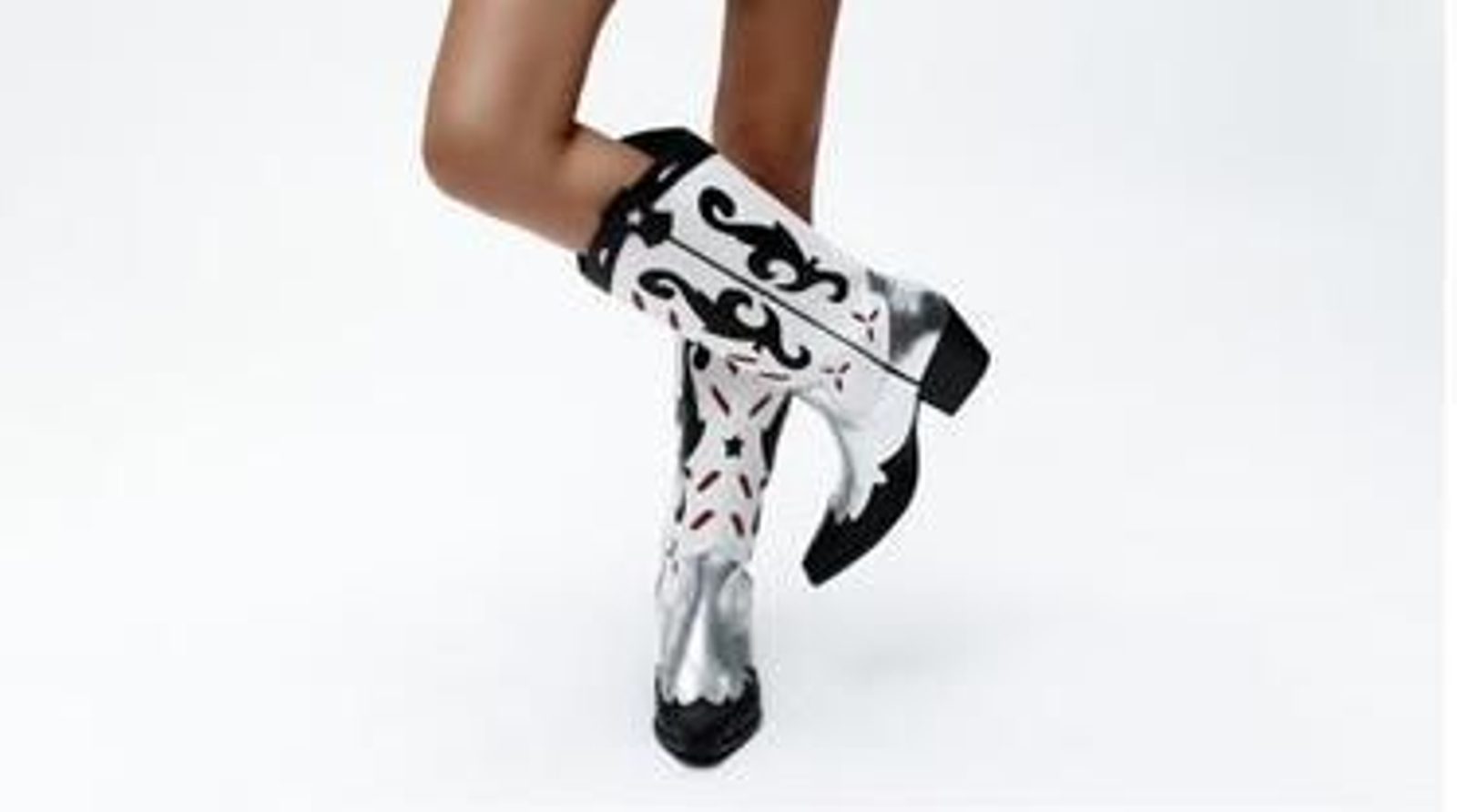 Las nuevas botas cowboy de Lefties más originales del otoño que amarás y odiarás a partes iguales.