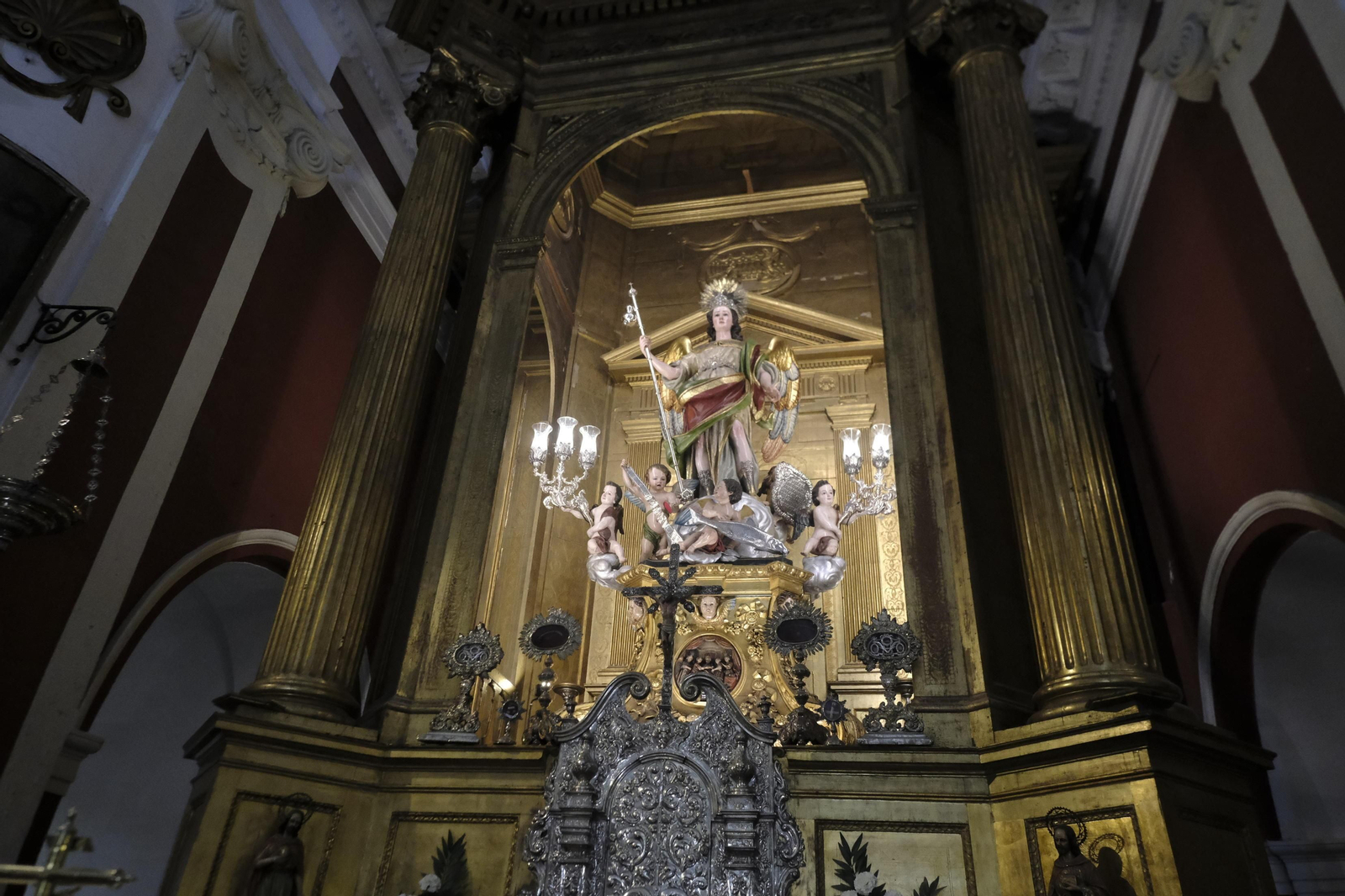 La ofrenda floral del Córdoba CF a San Rafael, en imágenes