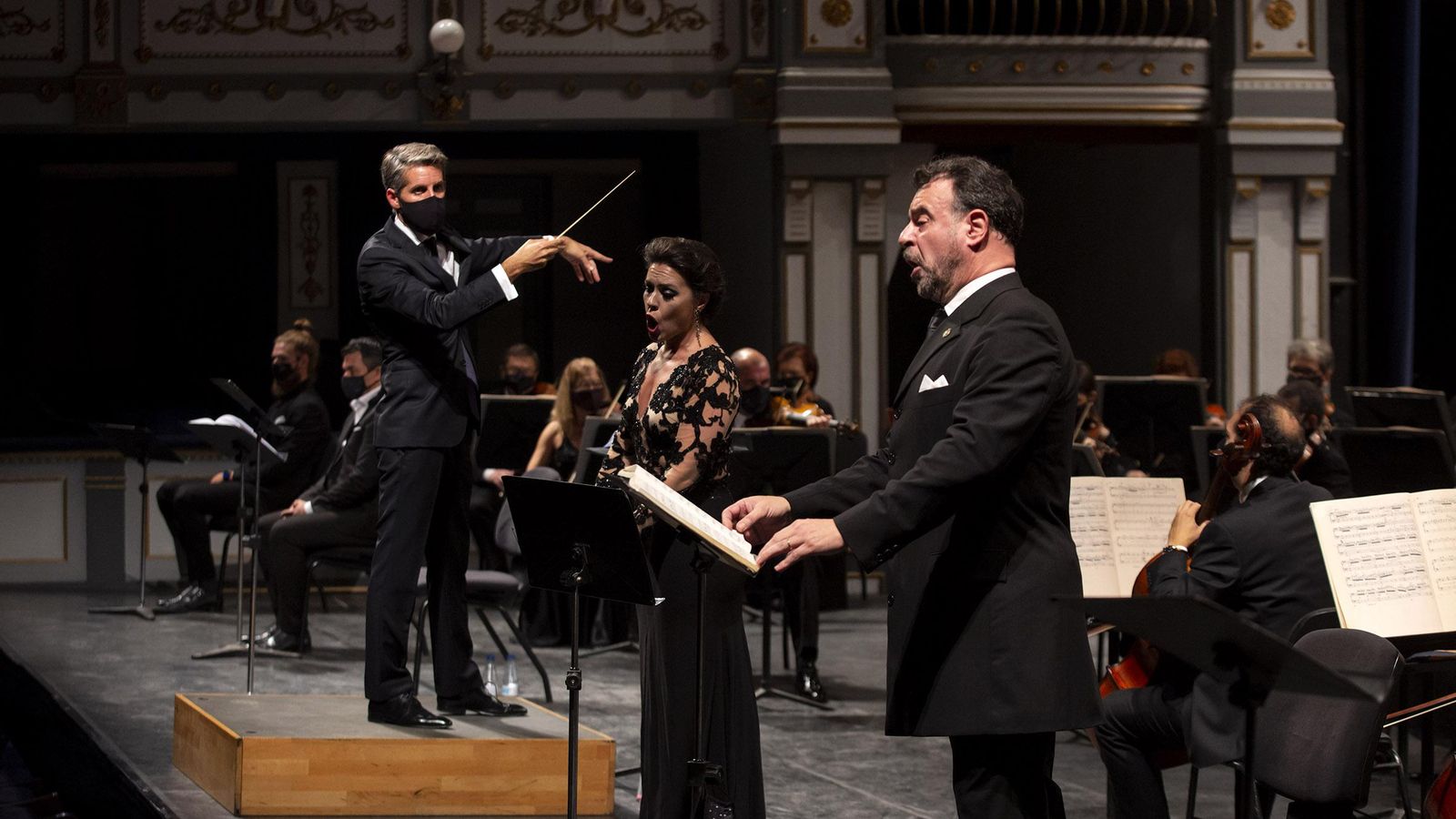 Lucas Macías, Rocío Ignacio y Carlos Álvarez, durante el concierto. Lucas Macías, Rocío Ignacio y Carlos Álvarez, durante el concierto.