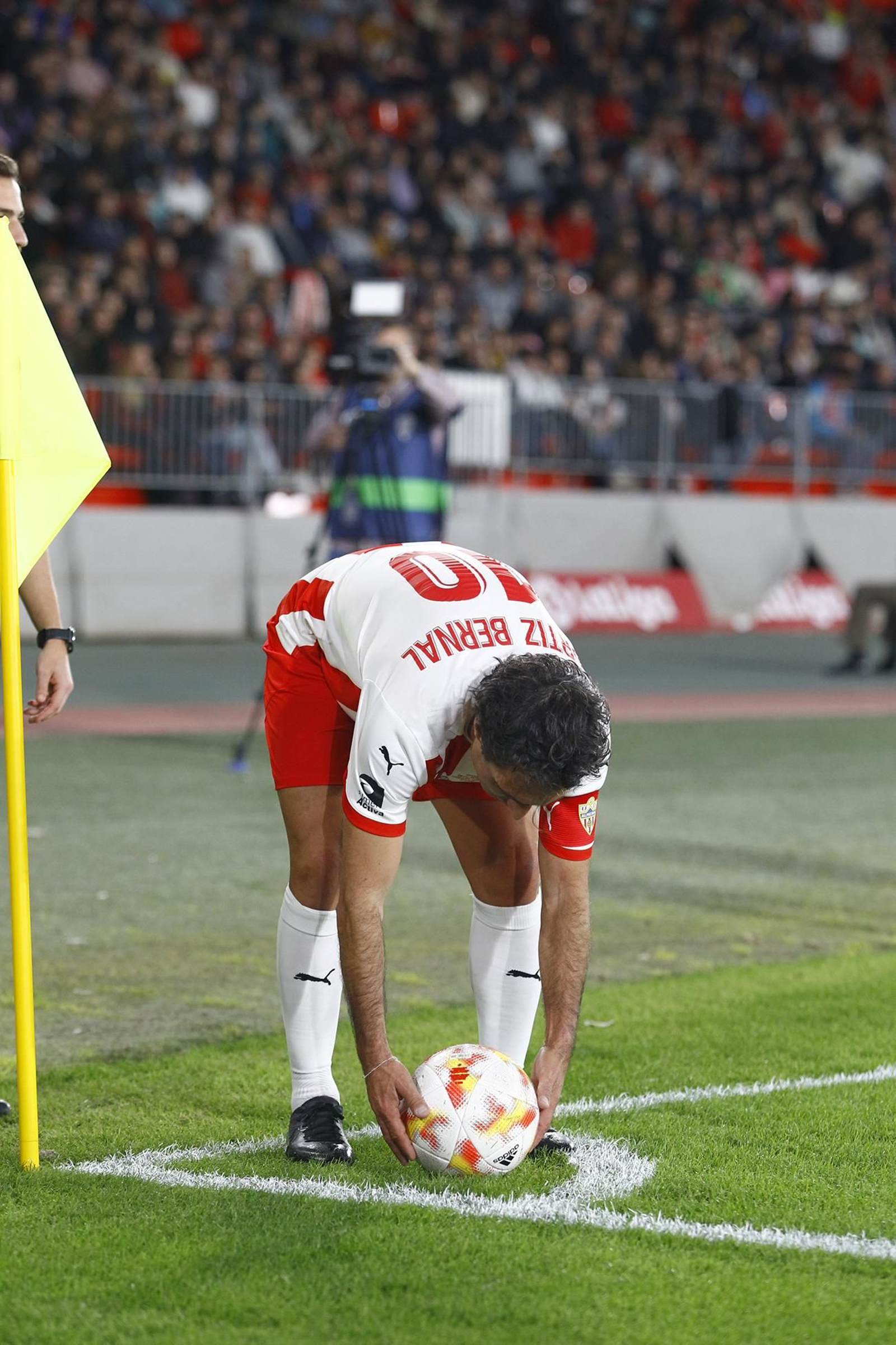 Imágenes del partido homenaje al 'eterno' capitán de la U.D. Almería, José Ortiz
