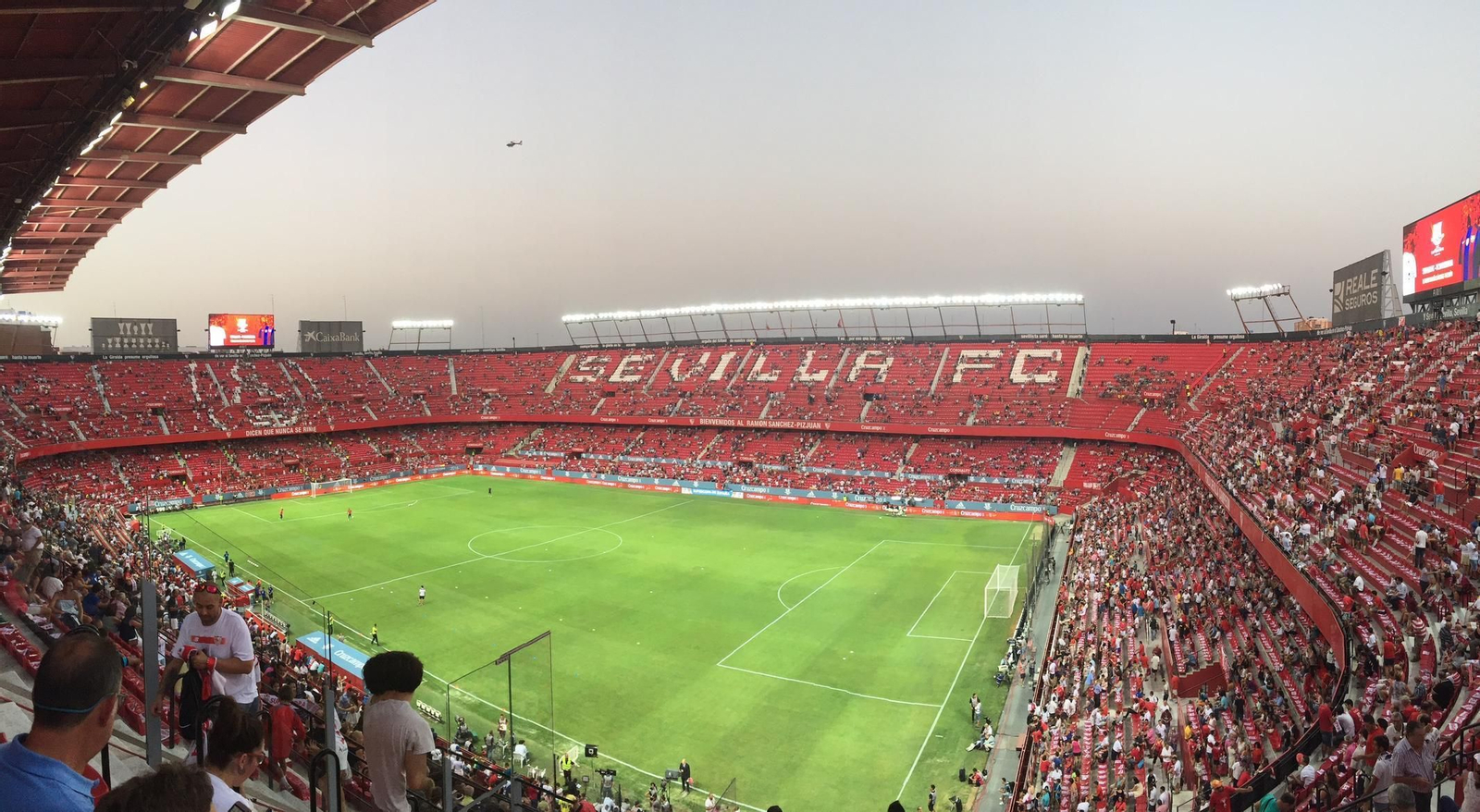 Aspecto del estadio Ramón Sánchez-Pizjuán antes de la celebración de un partido de fútbol.