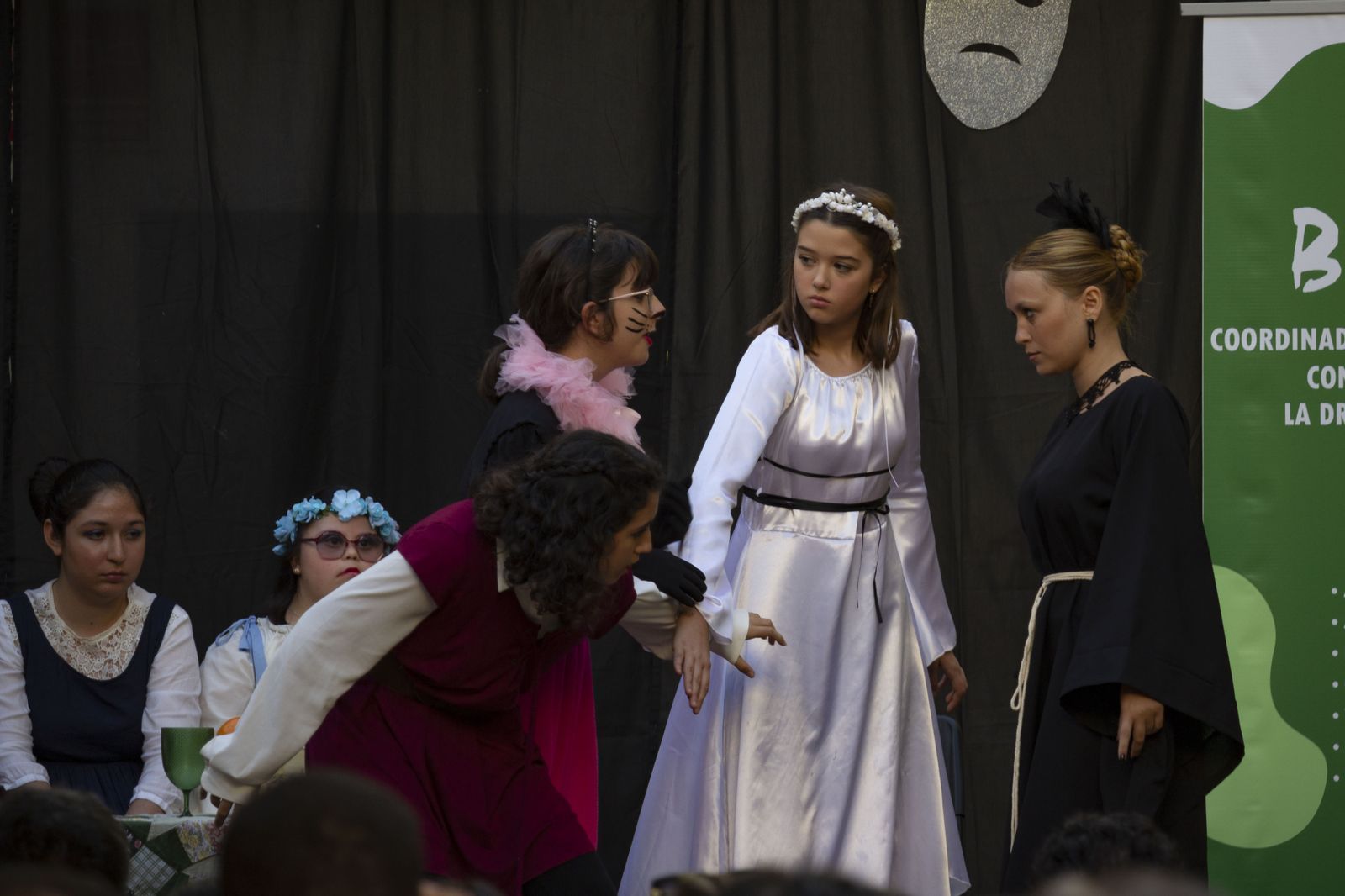 Fotos de el Teatro de Barrio Vivo, obra de "El Dragón"