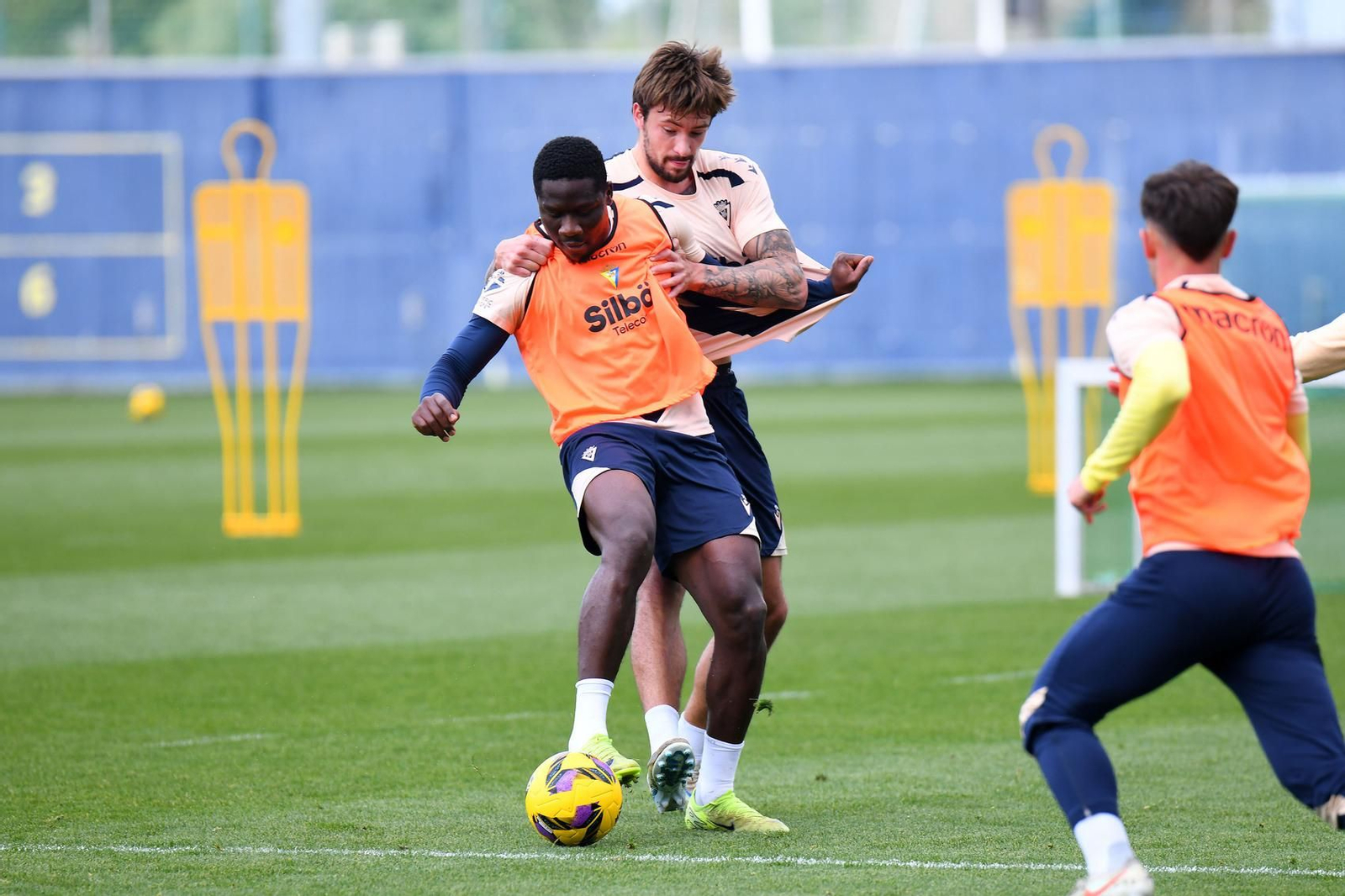 Mwepu y Kovacevic en un entrenamiento.