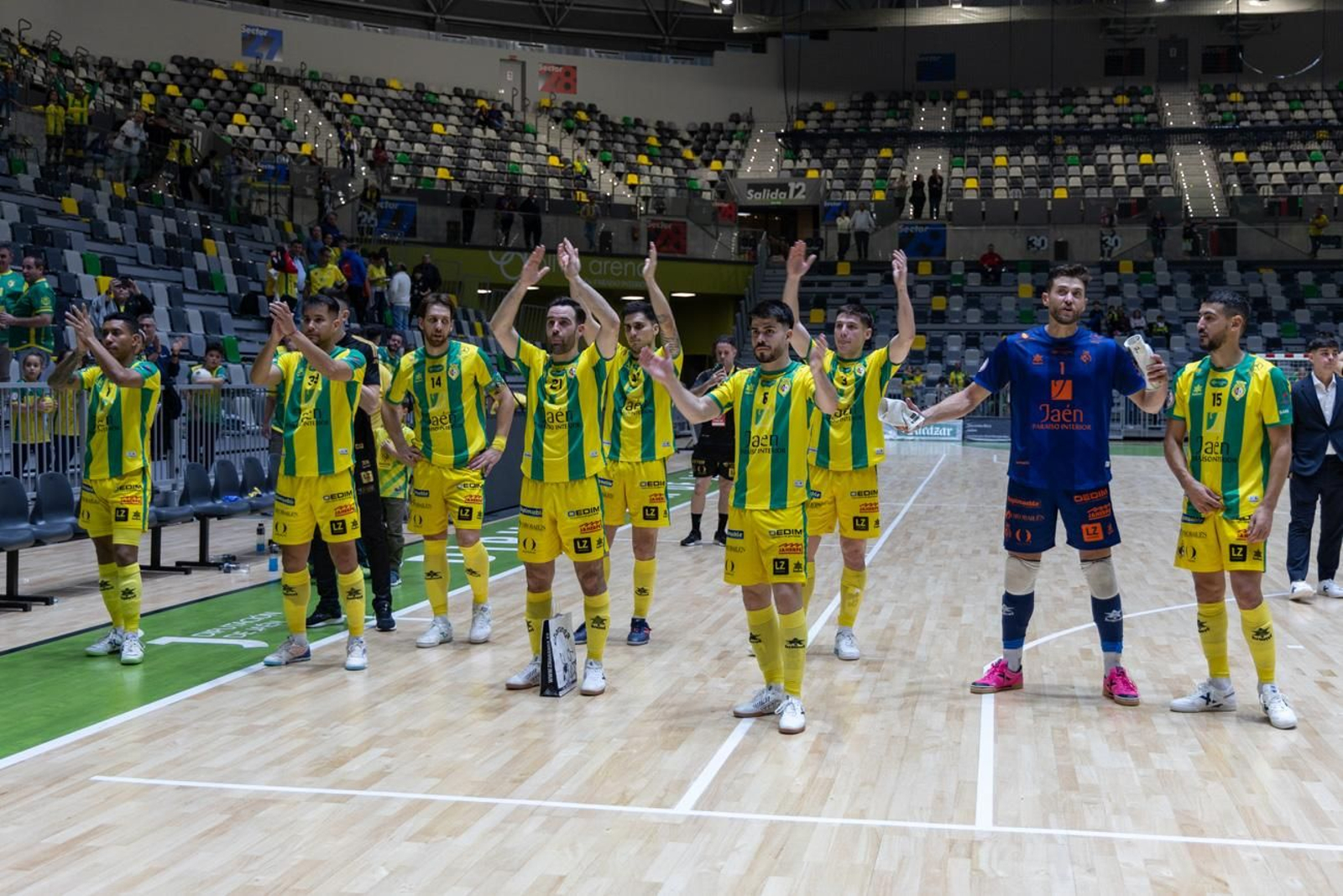 Las mejores fotos de la goleada del Jaén Paraíso Interior FS ante Industrias Santa Coloma