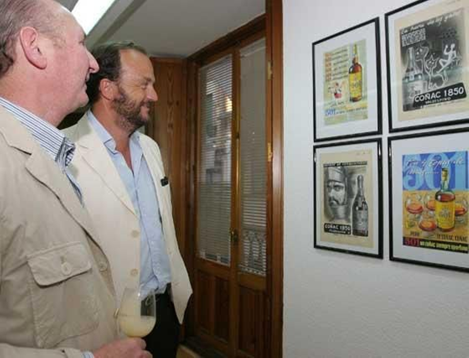 El ex secretario del Consejo del Brandy, Ricardo Rebuelta, junto a Bosco Torremocha, director general de Fedejerez. 

Foto: Vanesa Lobo