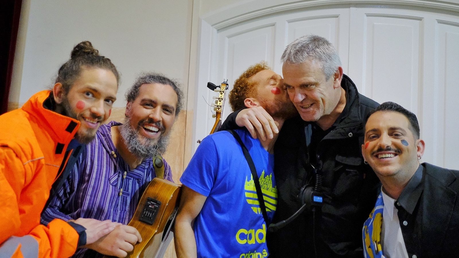 Los integrantes de El cuarteto del More junto a Miguel Ángel Fuertes.