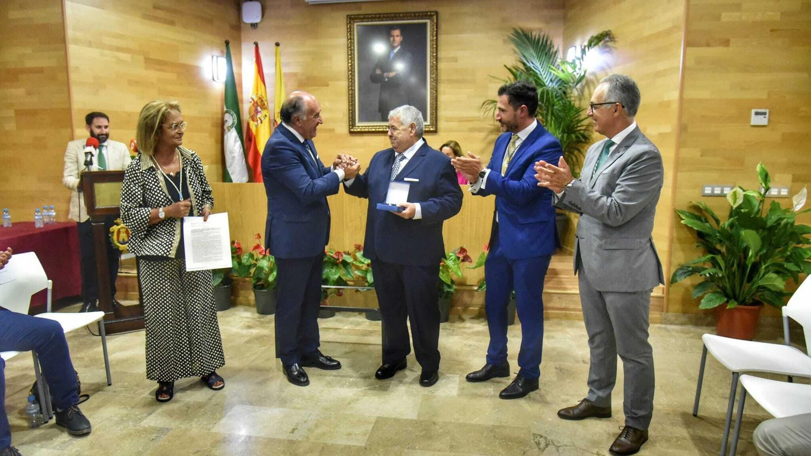 Bernardo Martín recoge la Medalla de la Palma 2022.
