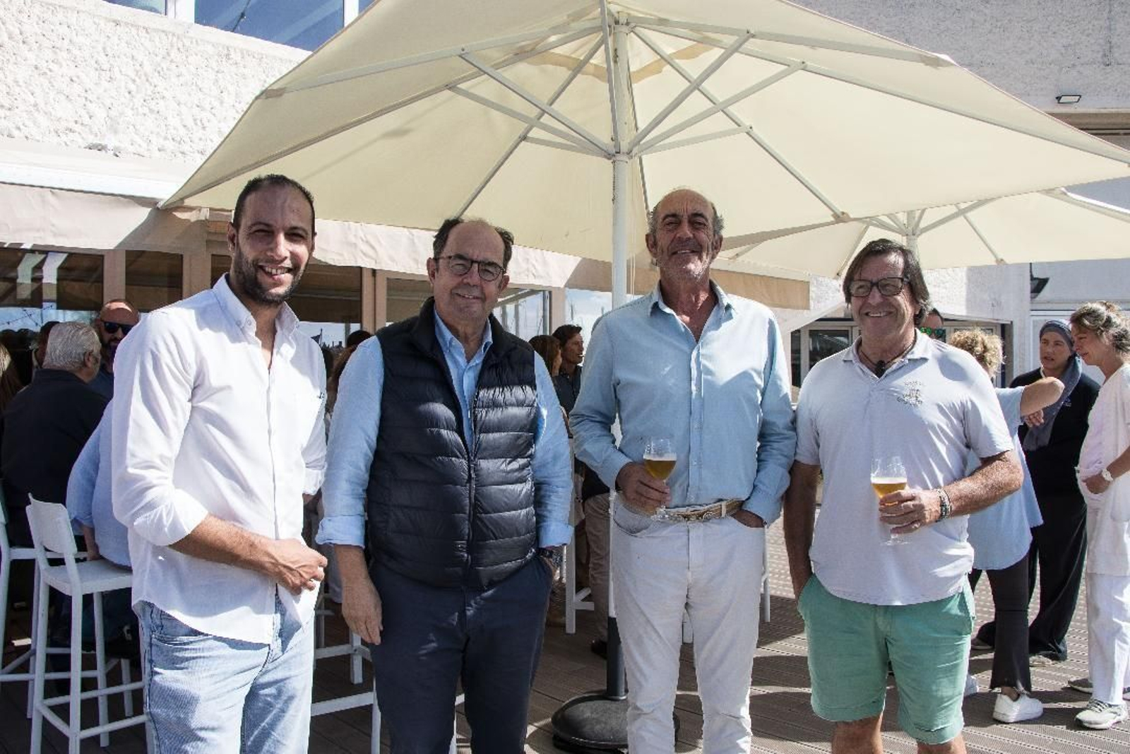 Salah Tali, Joaquín Calero, Jorge Navarro y Víctor Unzueta, en la terraza del Hotel de Puerto Sherry.