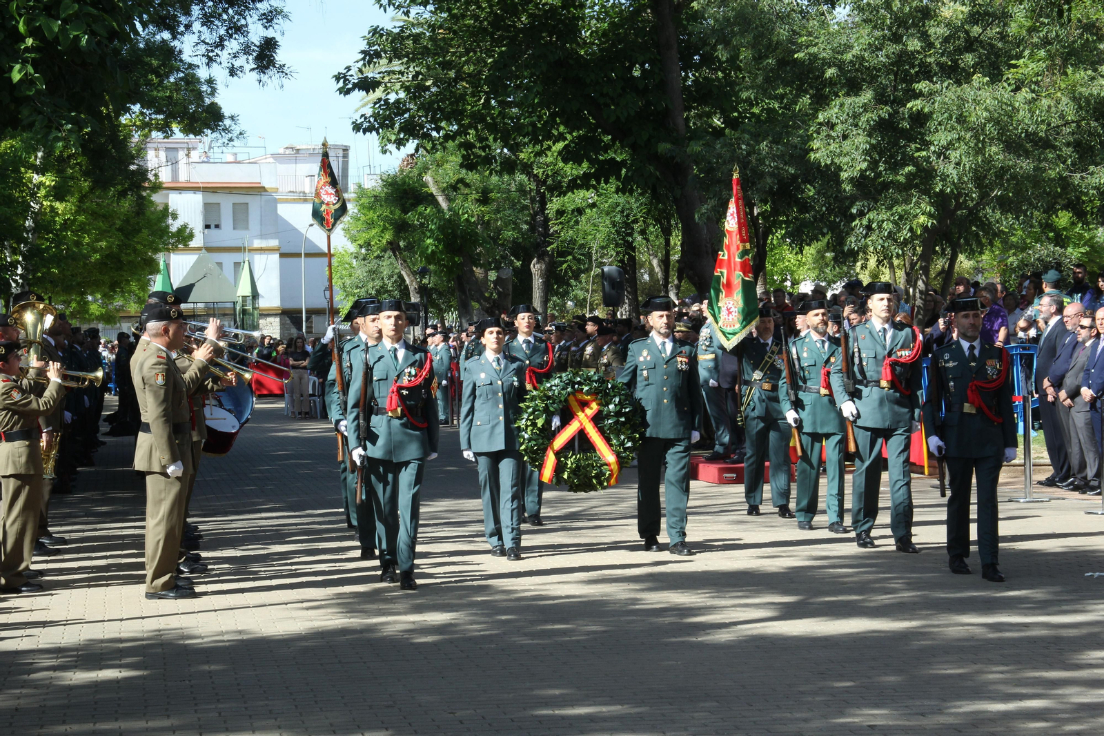 El gran desfile de la Guardia Civil en Montilla, en imágenes
