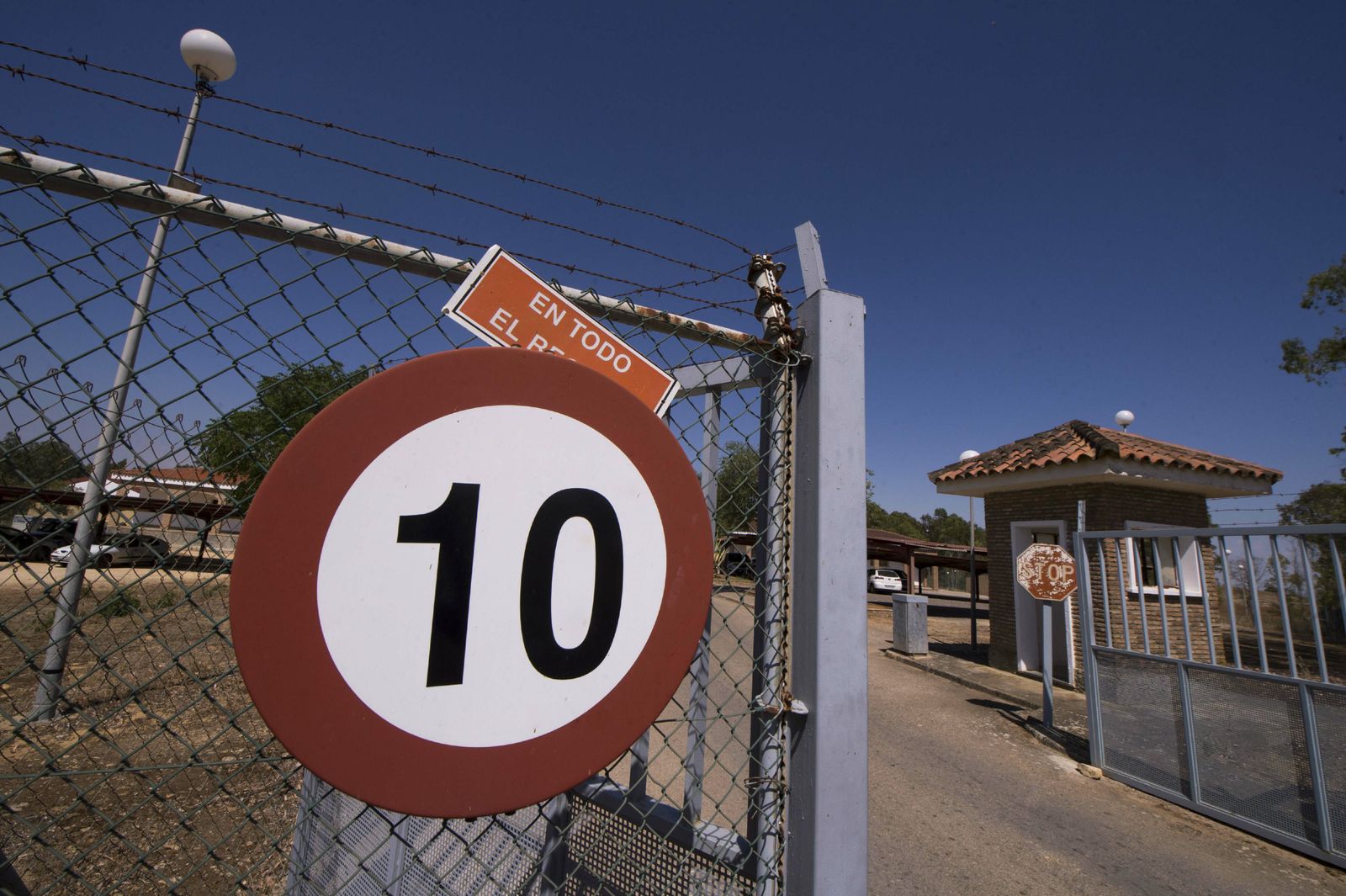 Entrada a la cárcel de mujeres de Alcalá de Guadaíra