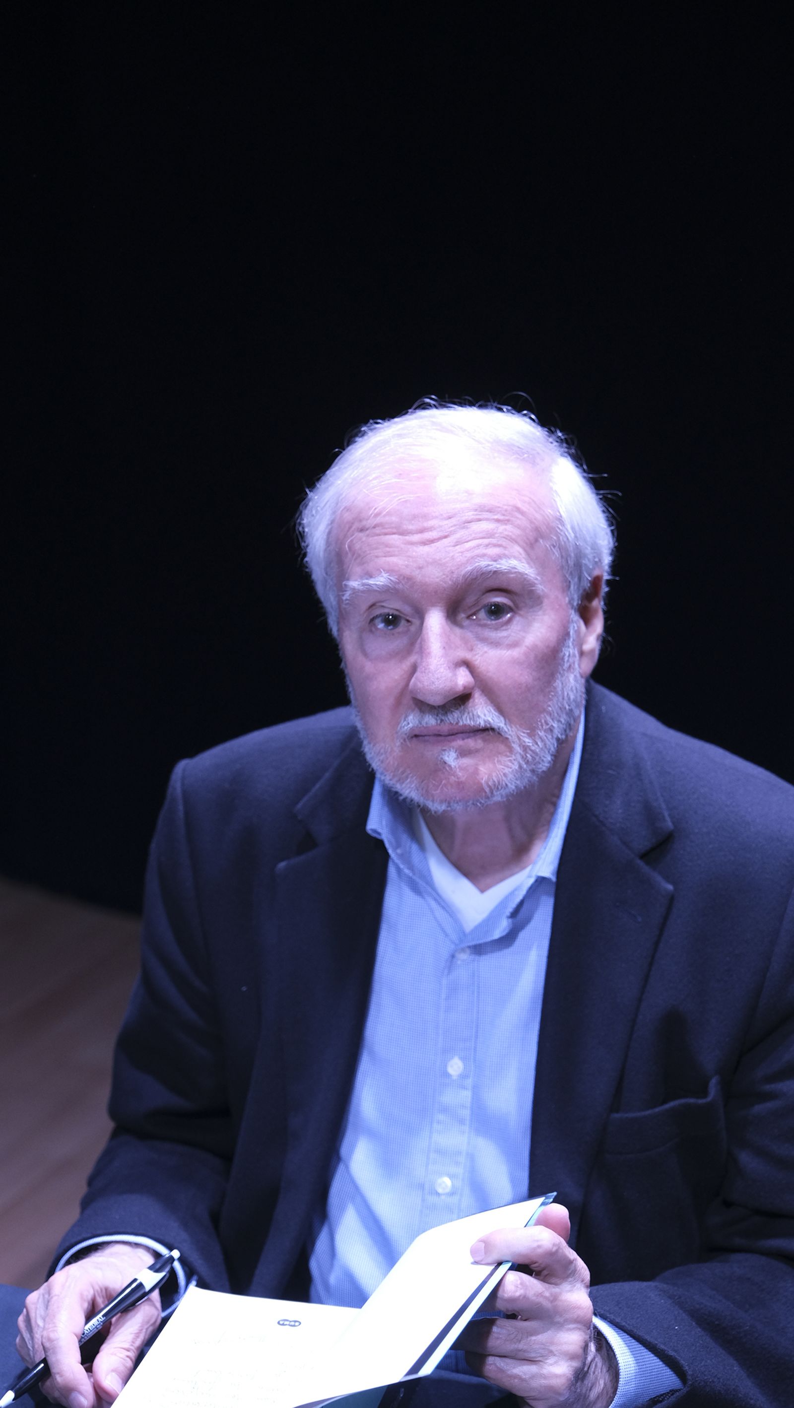 Imágenes del Diario de los Libros, con el escritor Álvaro Espina. Almería.