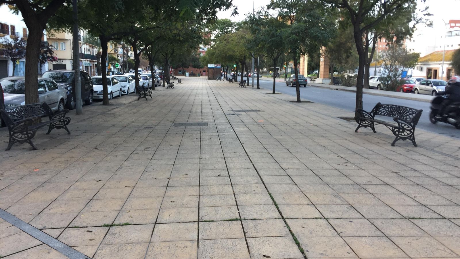 El amplio bulevar entre las avenida Cristóbal Colón y Unión Europea.