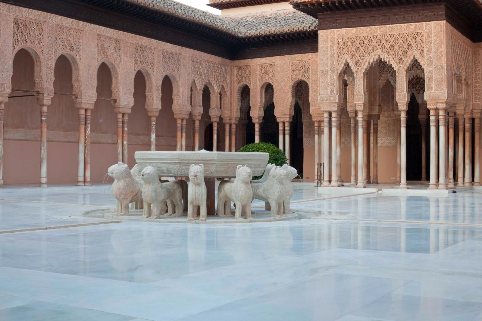 El Patio de los Leones, en la Alhambra.