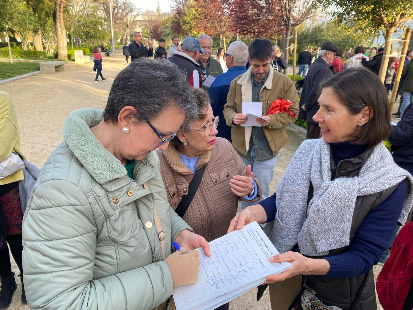 Manifestación en La Alameda contra el paso de ambulancias