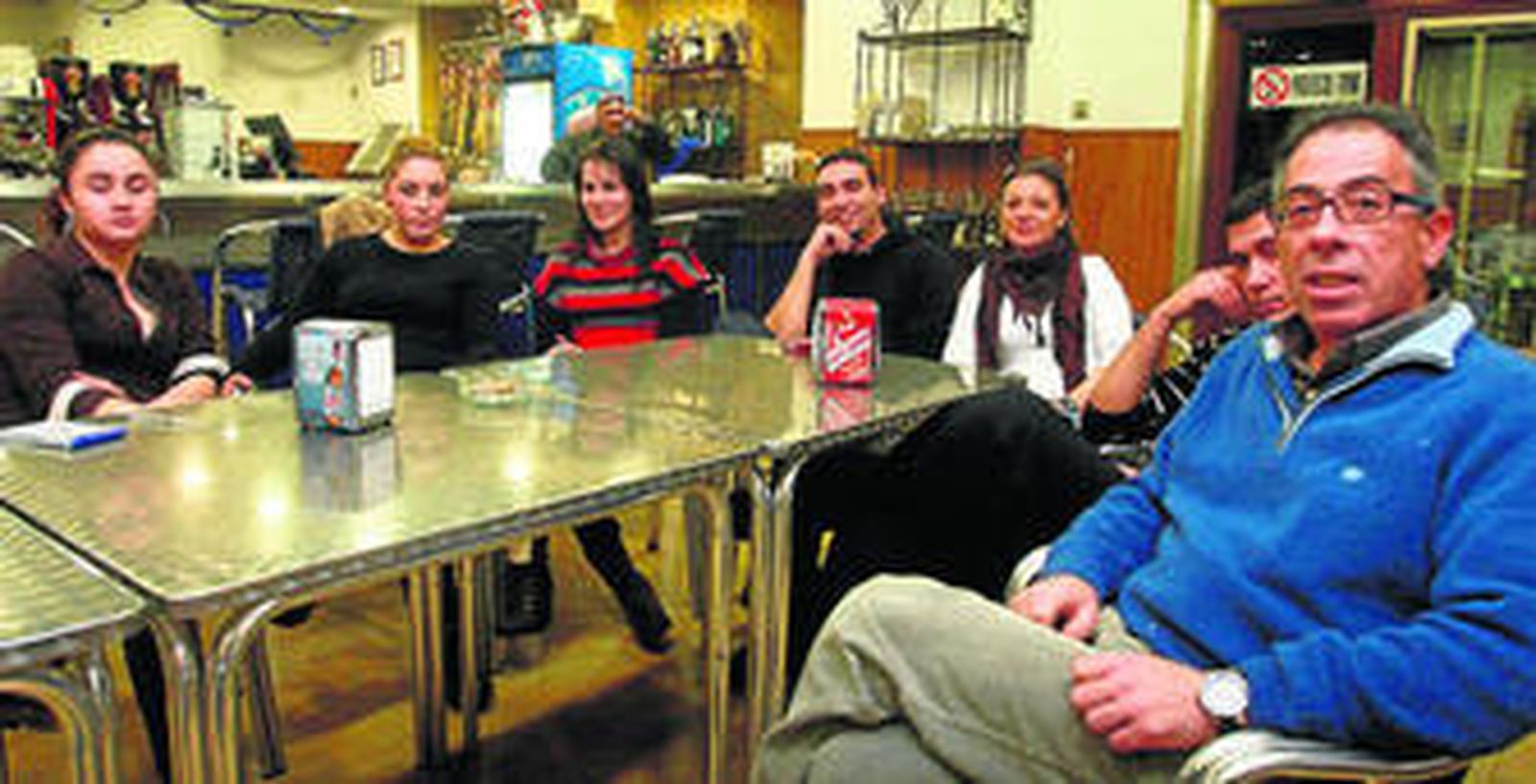 Los empleados se encerraron ayer para presionar a la empresa.