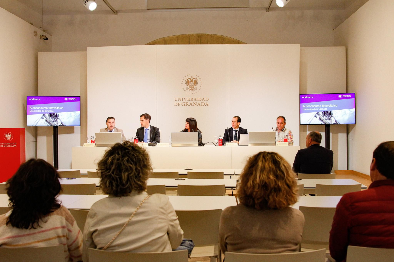 Presentación del proyecto de instalación de plantas solares fotovoltaicas en la UGR