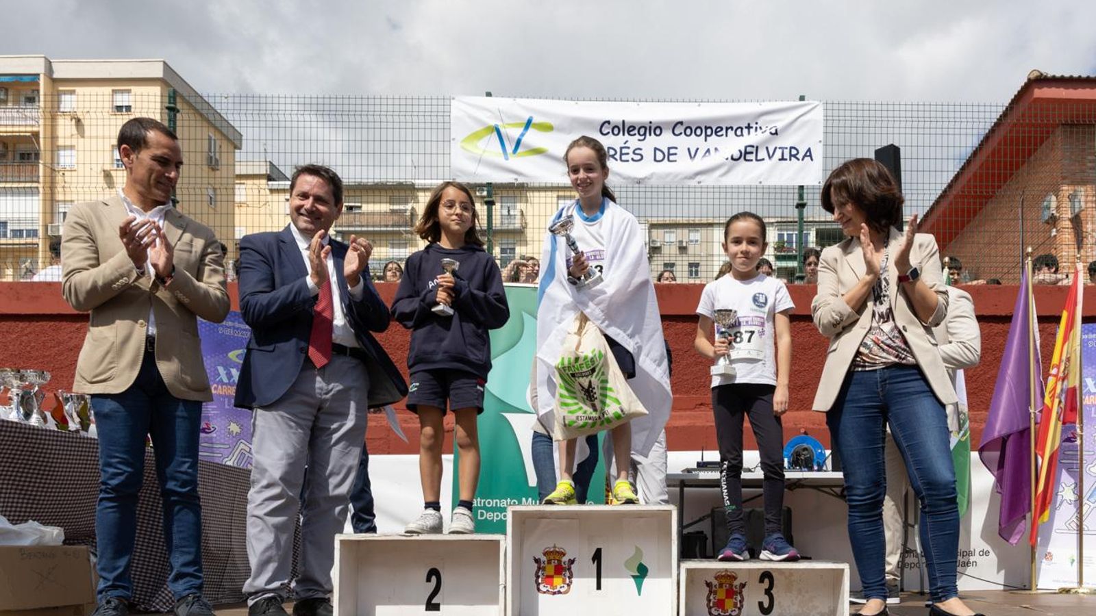 La carrera escolar de “La Gloria” que aúna inclusión y solidaridad, en imágenes