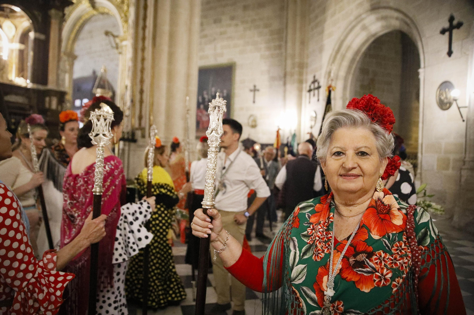 Imágenes de la salida  del Rocío desde la Catedral de Almería