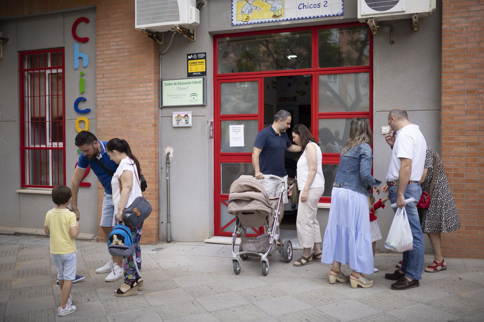 Imágenes de la vuelta a clases de los más pequeños de Huelva
