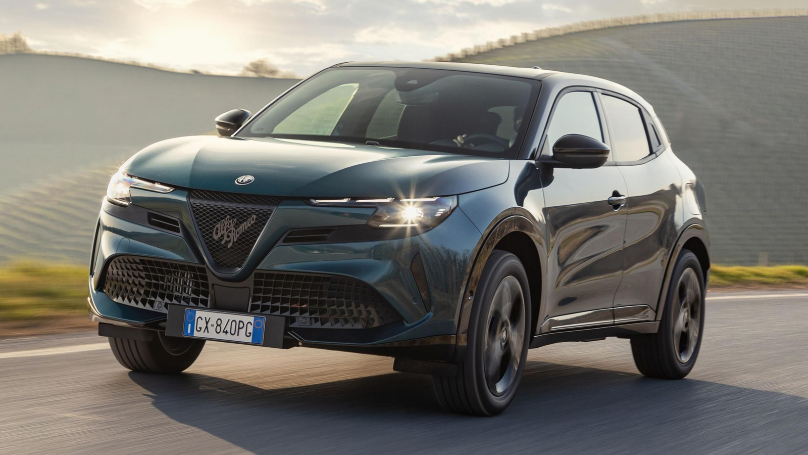 Junior, el SUV que abre nuevas puertas a Alfa con sus versiones híbridas y eléctricas
