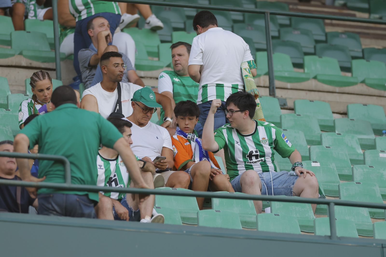 Búscate en las fotos del Betis-Atlético de Madrid