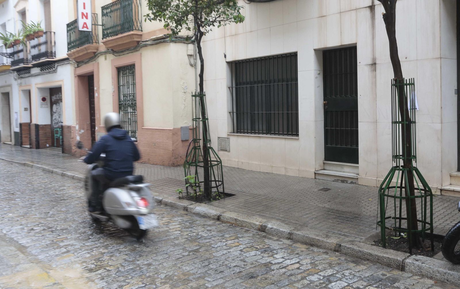 Local convertido en vivienda en la calle Gravina.
