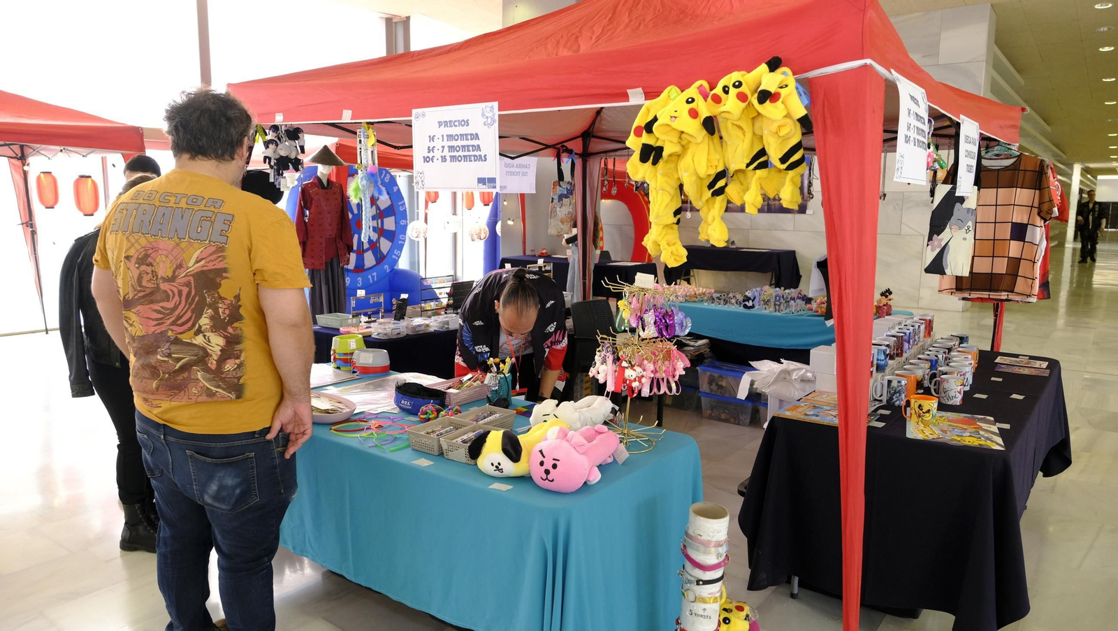 Inauguración del Salón Mangafest en el Palacio de Congresos de El Toyo, en fotos