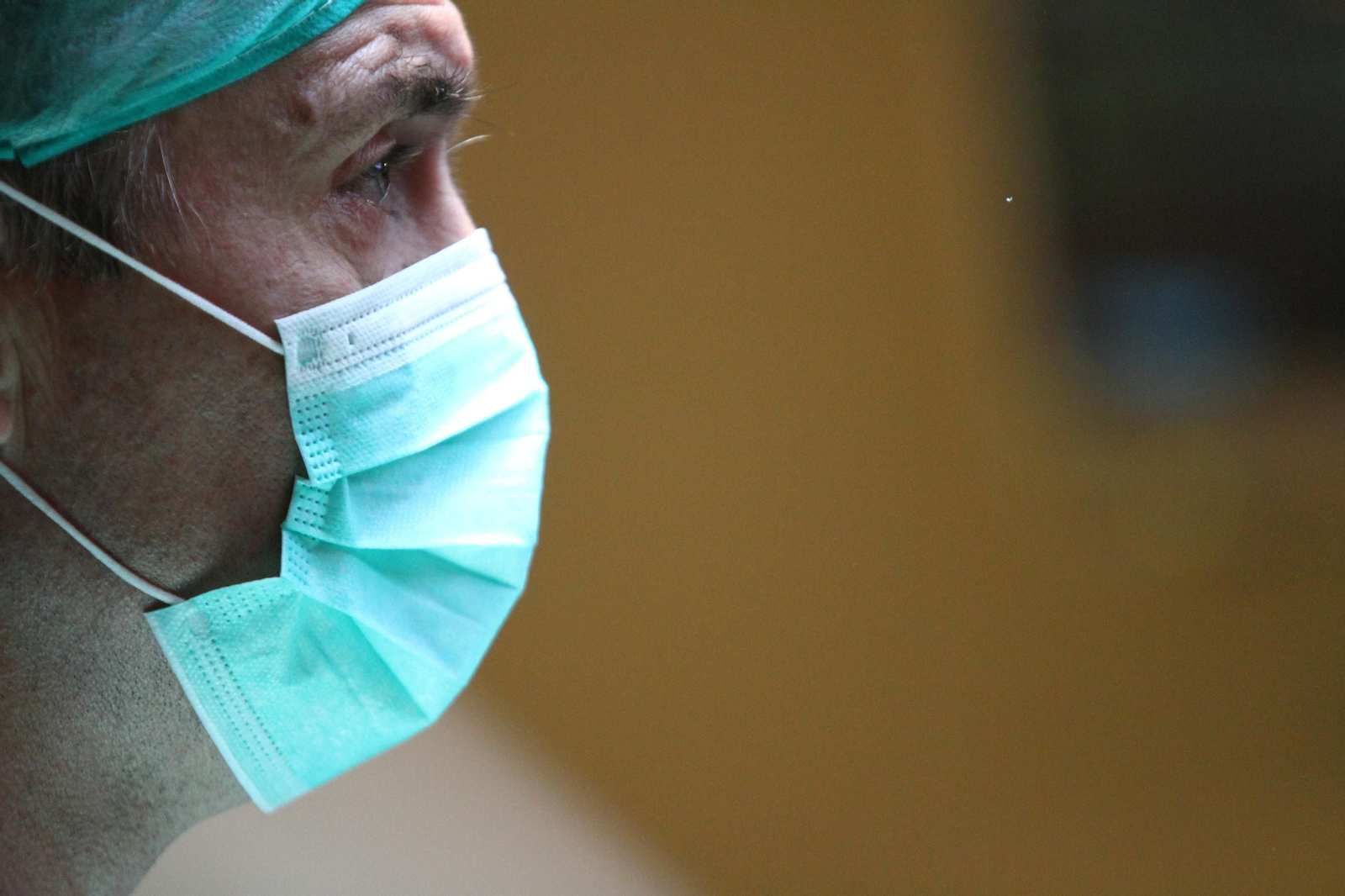 El Hospital Juan Ramón Jiménez implanta los dos primeros marcapasos sin cable en pacientes onubenses