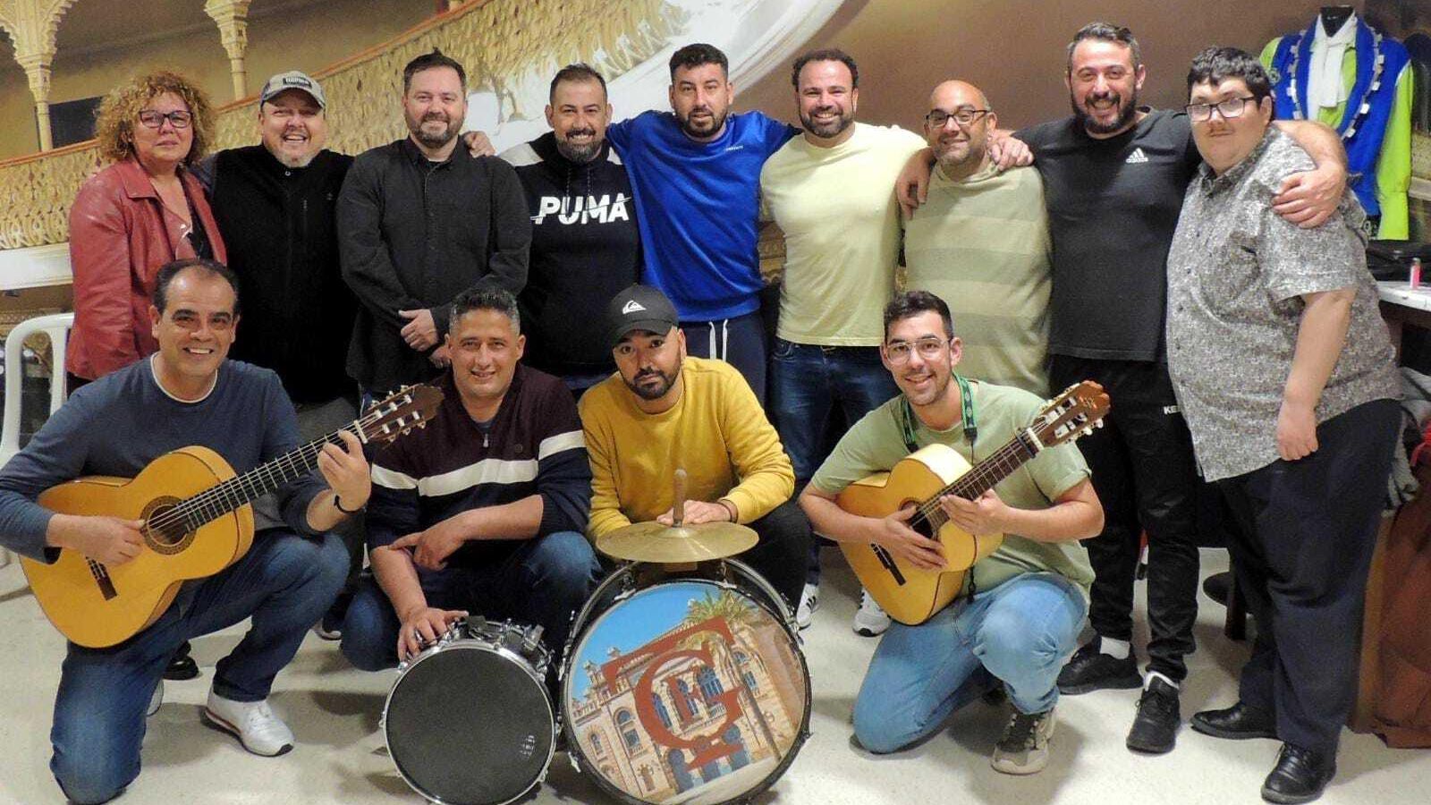 La chirigota 'Entre sábanas, selvas y ríos... este año vamos al Rocío'