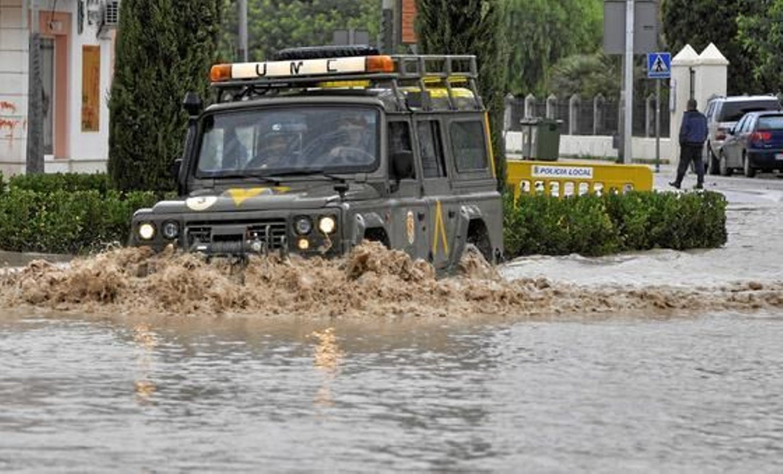Las calles de Écija inundadas por el temporal. 

Foto: Manuel Gómez