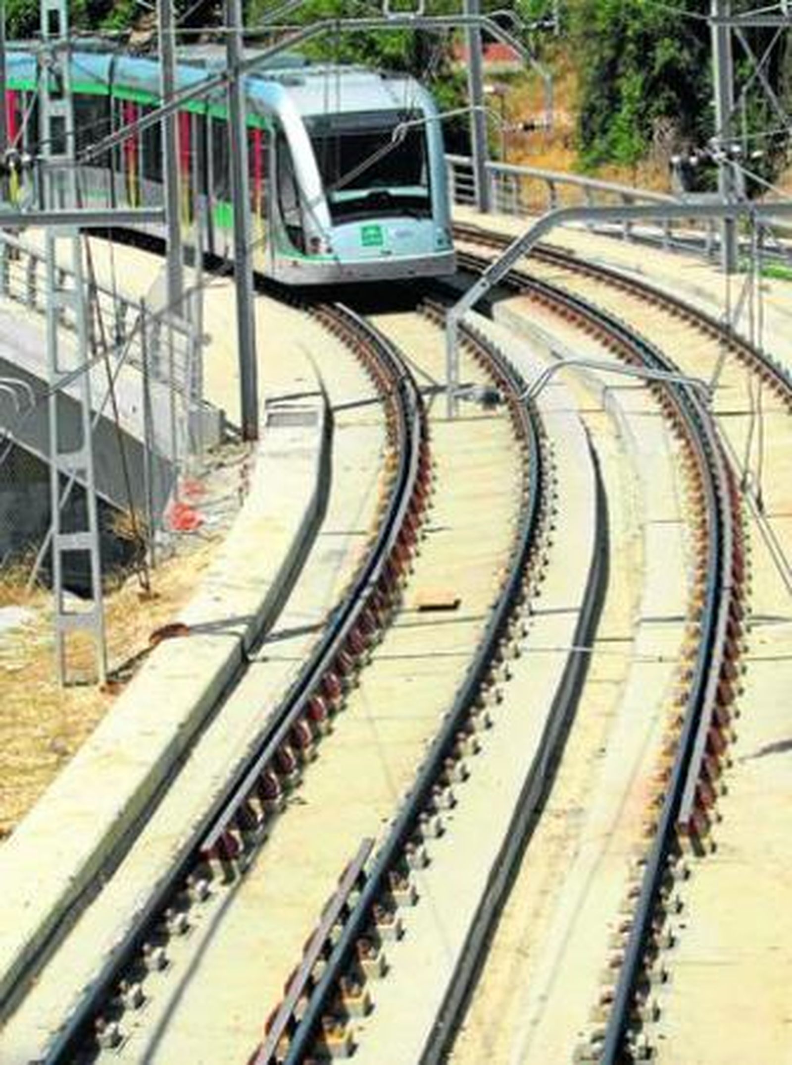 Uno de los vehículos de la línea 1 del Metro.