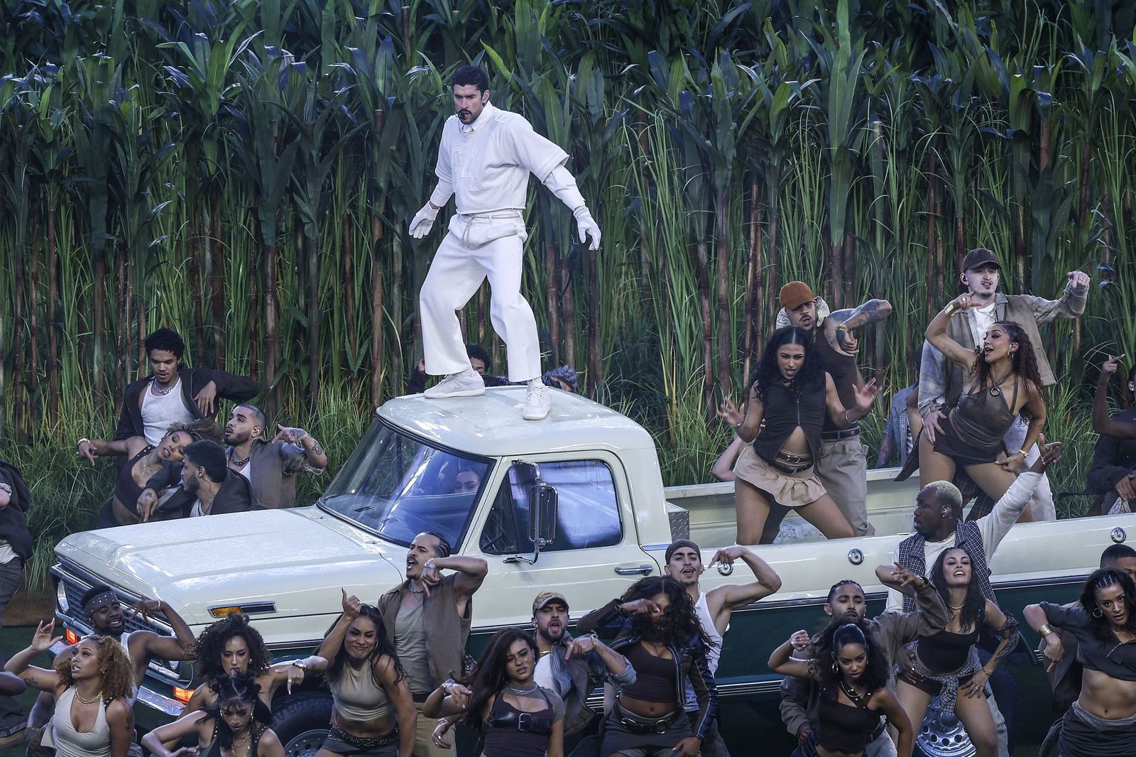 Las mejores fotos de la Super Bowl con la actuación de Bad Bunny